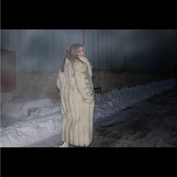 Saga fox fur coat - Picture 7 of 8